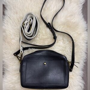 Madewell Transport camera bag in Black with 2 straps